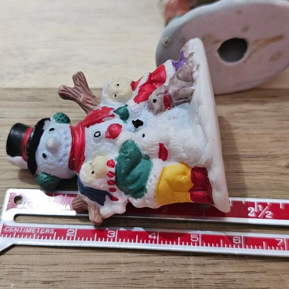 4 Porcelain Christmas Village Figurines Set Snowman & Family Scenes 2-1/4" talle - Picture 6 of 7